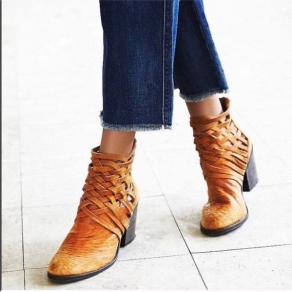 Free People Brown Suede Carrera Ankle Boots Sz 36 Y2K Momcore - Picture 13 of 13